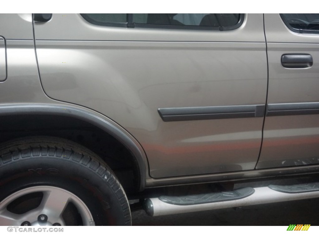 2004 Xterra XE - Silver Lightning Metallic / Sage photo #63