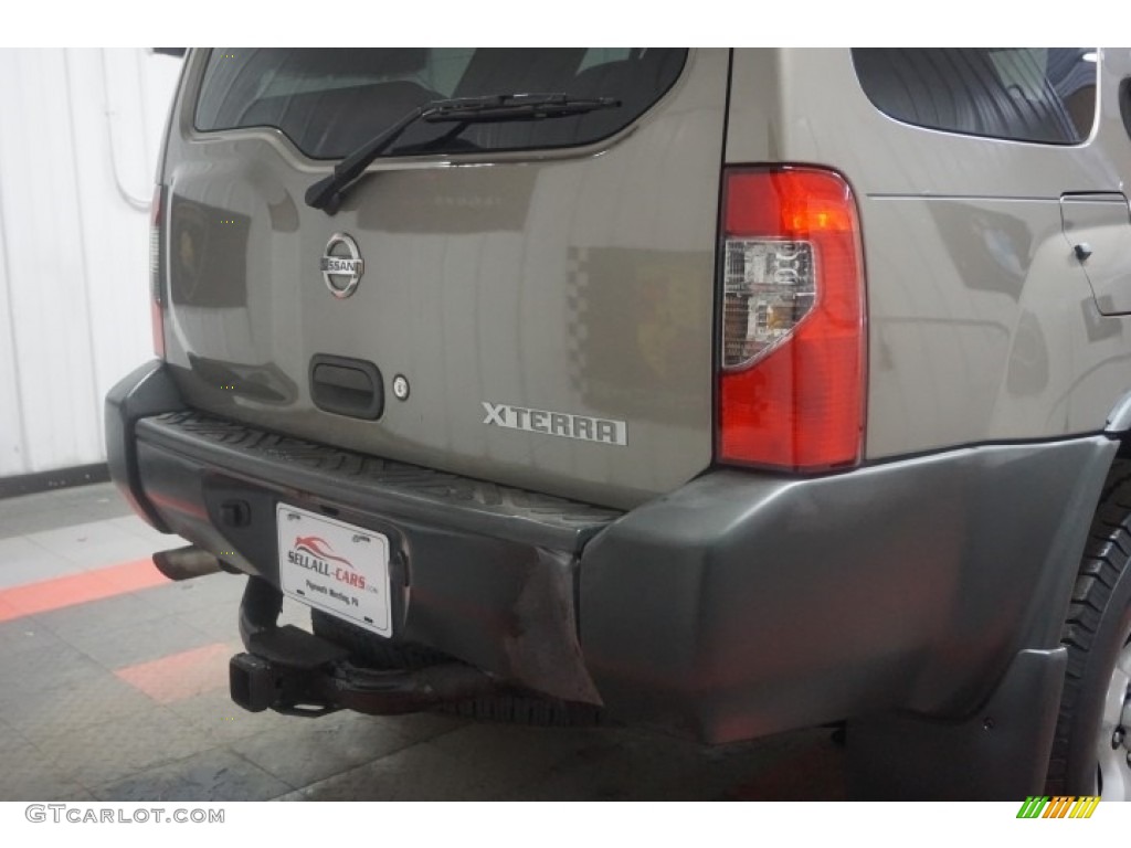 2004 Xterra XE - Silver Lightning Metallic / Sage photo #71