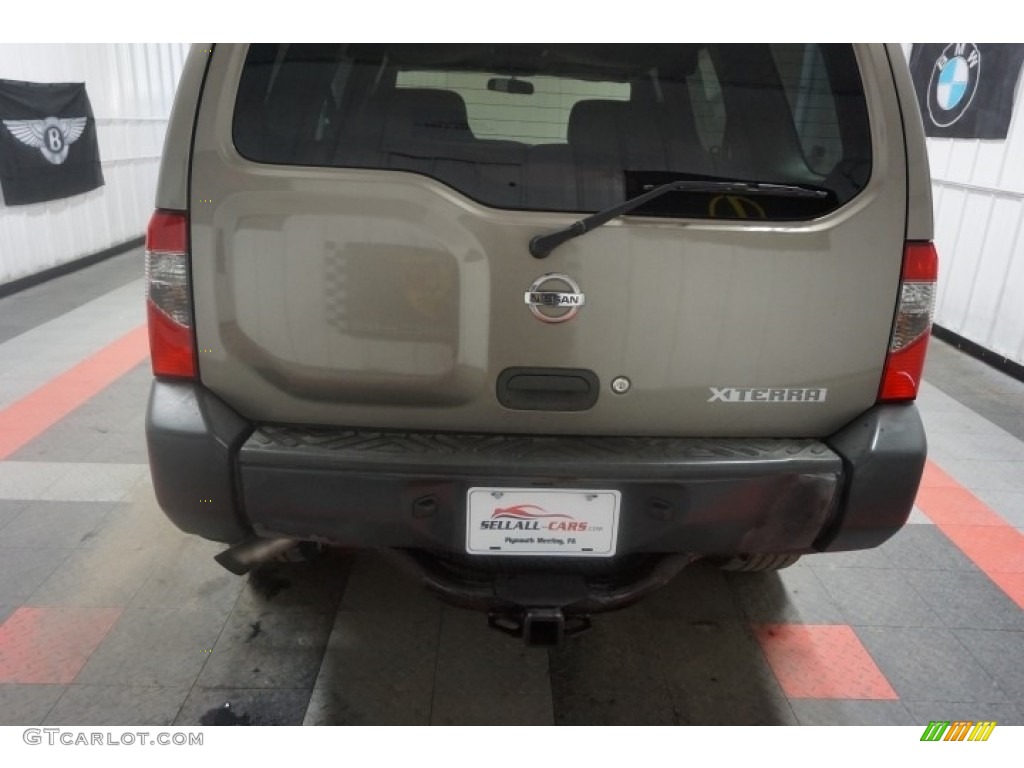 2004 Xterra XE - Silver Lightning Metallic / Sage photo #72