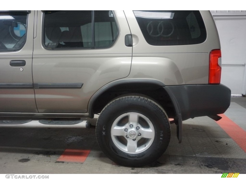 2004 Xterra XE - Silver Lightning Metallic / Sage photo #73
