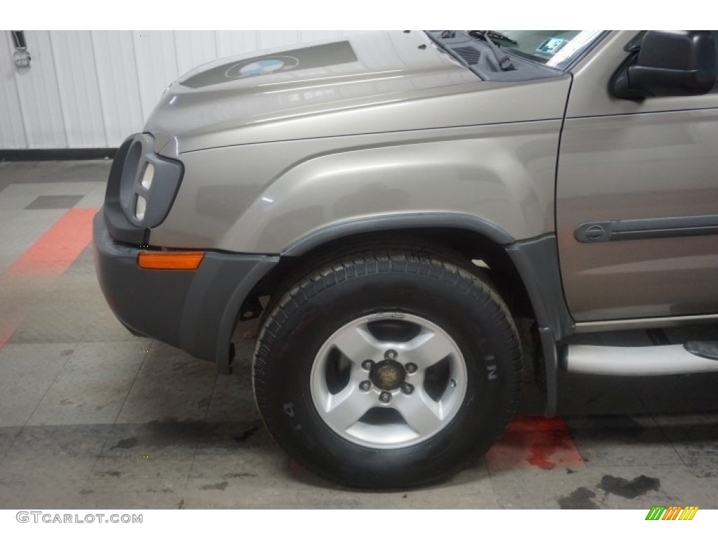 2004 Xterra XE - Silver Lightning Metallic / Sage photo #81