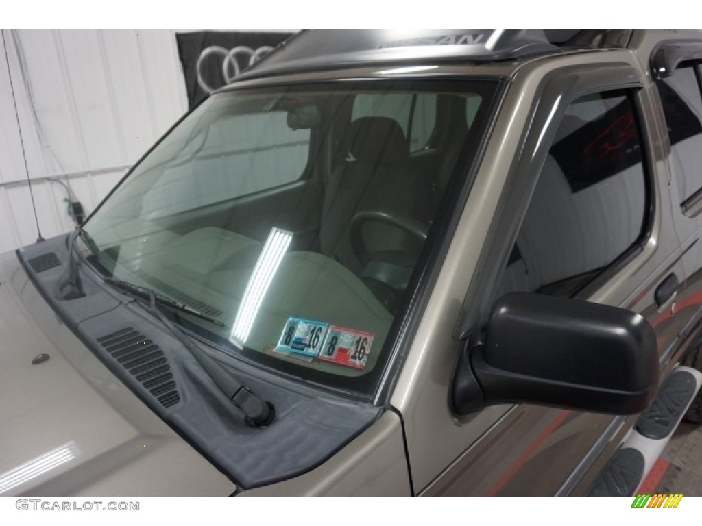 2004 Xterra XE - Silver Lightning Metallic / Sage photo #86
