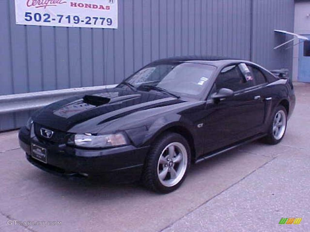 2001 Mustang GT Coupe - Black / Dark Charcoal photo #2