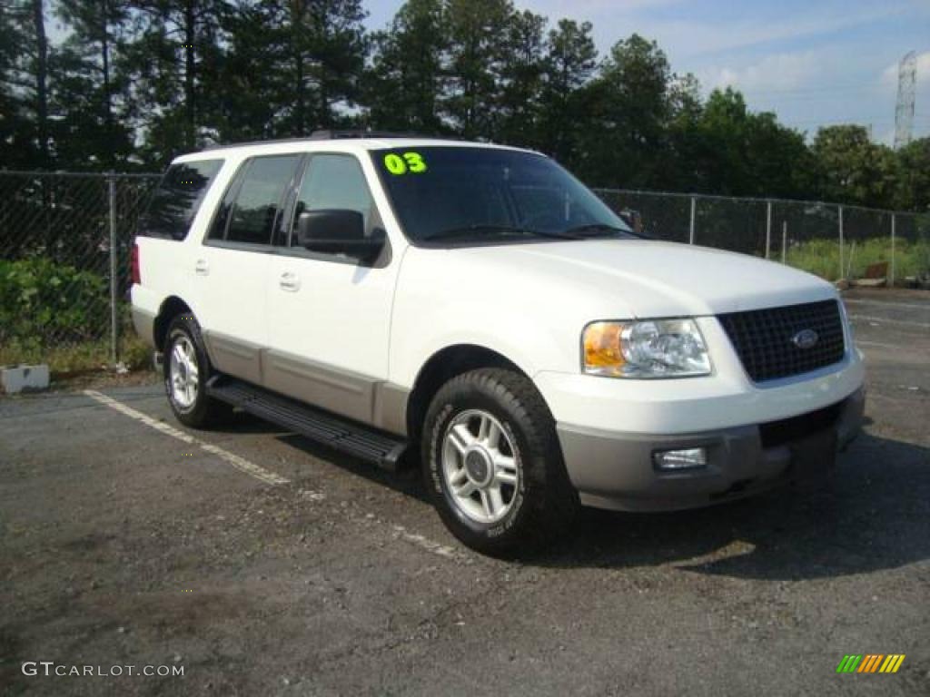 2003 Expedition XLT 4x4 - Oxford White / Medium Parchment photo #3