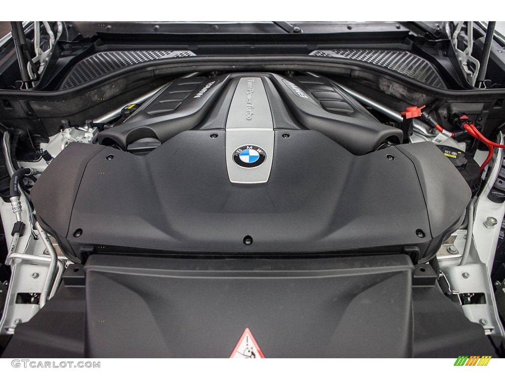 2016 BMW X5 xDrive50i Engine Photos