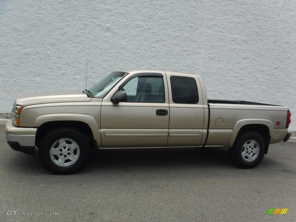 2006 Silverado 1500 Z71 Extended Cab 4x4 - Sandstone Metallic / Tan photo #2