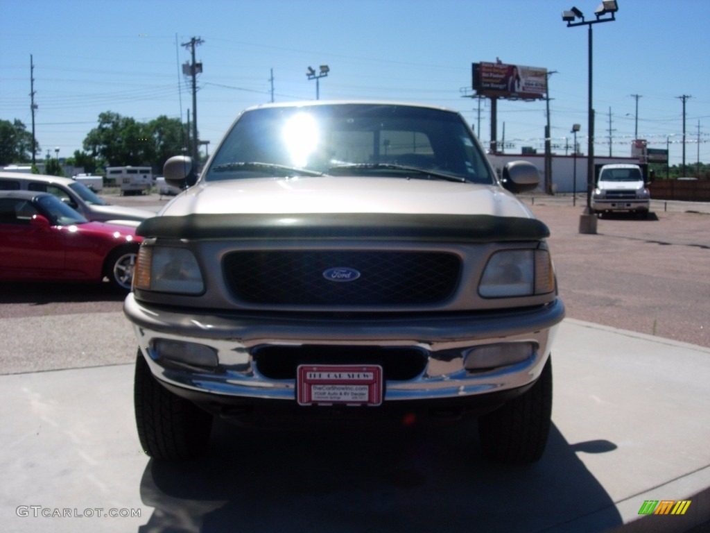 1997 F150 XLT Extended Cab 4x4 - Light Prairie Tan Metallic / Medium Prairie Tan photo #8