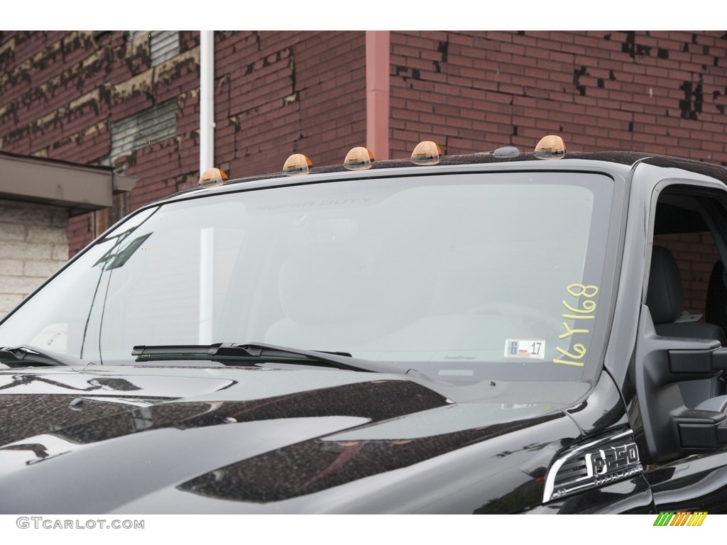 2016 F250 Super Duty XLT Crew Cab 4x4 - Shadow Black / Steel photo #3