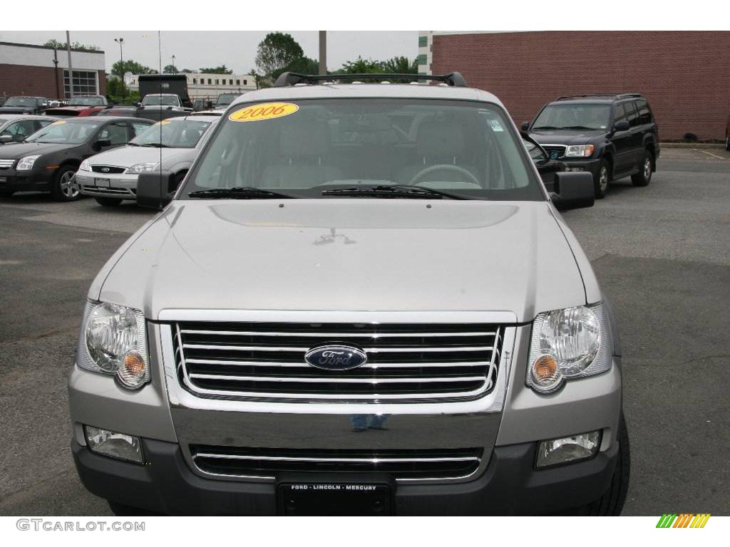 2006 Explorer XLT 4x4 - Silver Birch Metallic / Stone photo #2