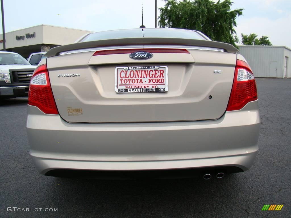 2010 Fusion SE - Smokestone Metallic / Camel photo #4