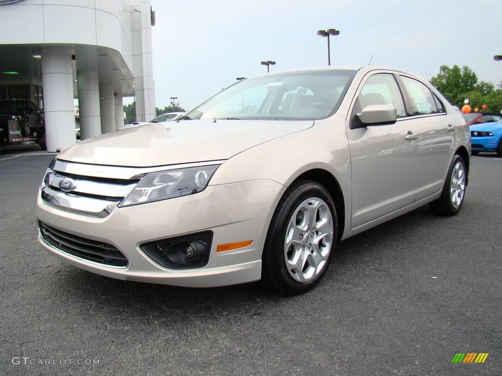 2010 Fusion SE - Smokestone Metallic / Camel photo #6