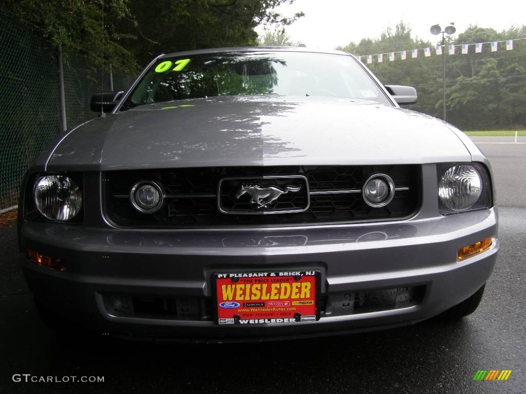 2007 Mustang V6 Premium Coupe - Tungsten Grey Metallic / Dark Charcoal photo #2