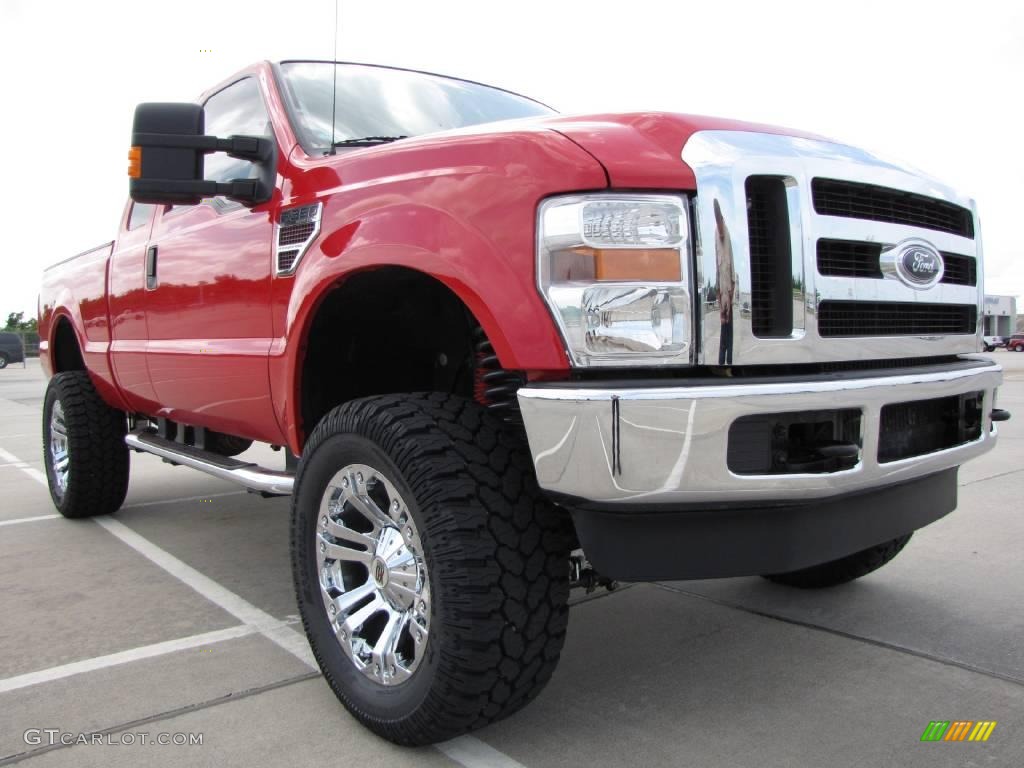 2008 F350 Super Duty XLT SuperCab 4x4 - Bright Red / Medium Stone photo #1