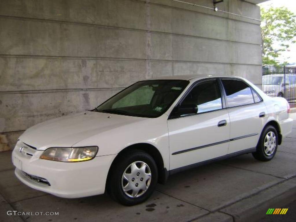 1999 Accord DX Sedan - Taffeta White / Ivory photo #4