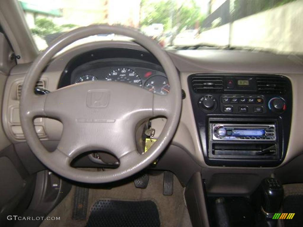 1999 Accord DX Sedan - Taffeta White / Ivory photo #8