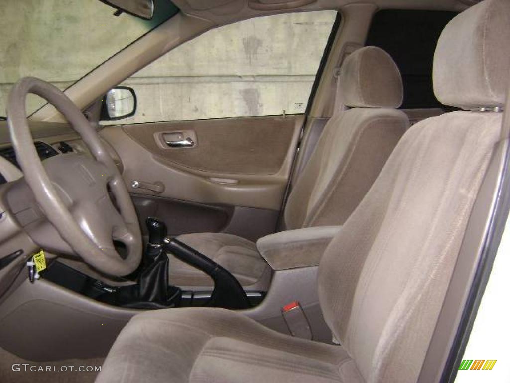 1999 Accord DX Sedan - Taffeta White / Ivory photo #10