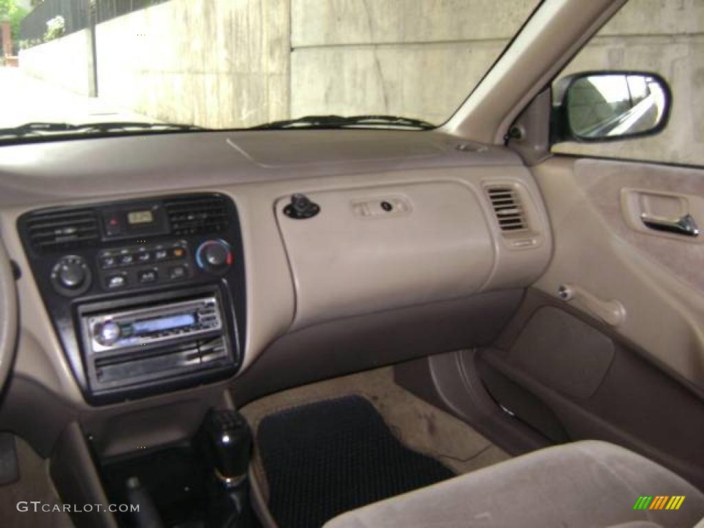 1999 Accord DX Sedan - Taffeta White / Ivory photo #12