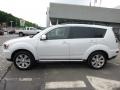 Diamond White Pearl - Outlander SE AWD Photo No. 2