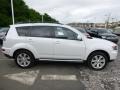 Diamond White Pearl - Outlander SE AWD Photo No. 7