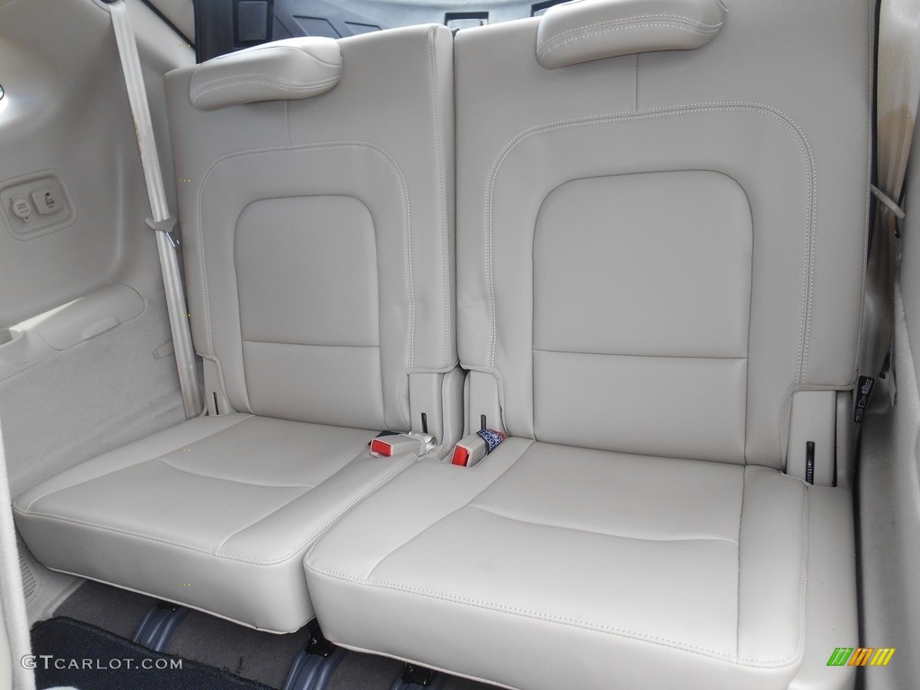 2012 Veracruz Limited AWD - Stone White / Beige photo #7