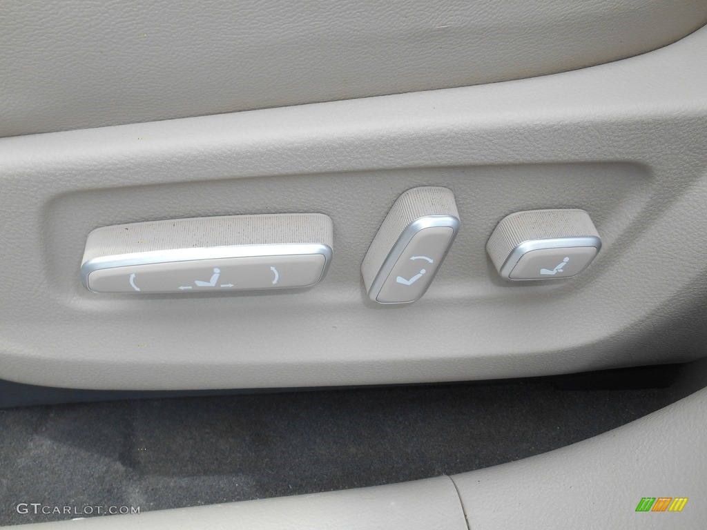 2012 Veracruz Limited AWD - Stone White / Beige photo #25