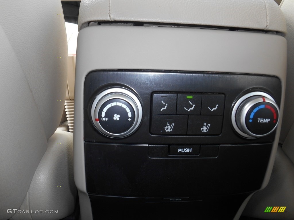 2012 Veracruz Limited AWD - Stone White / Beige photo #31