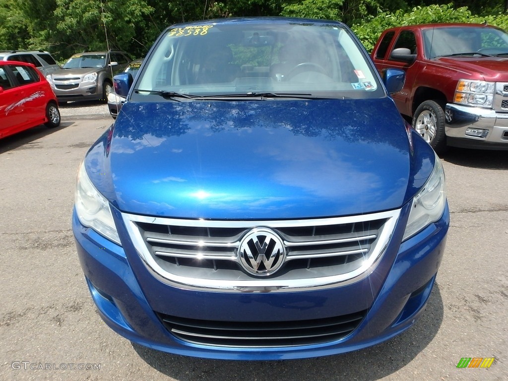 2010 Routan SE - Antigua Blue Metallic / Aero Gray photo #6