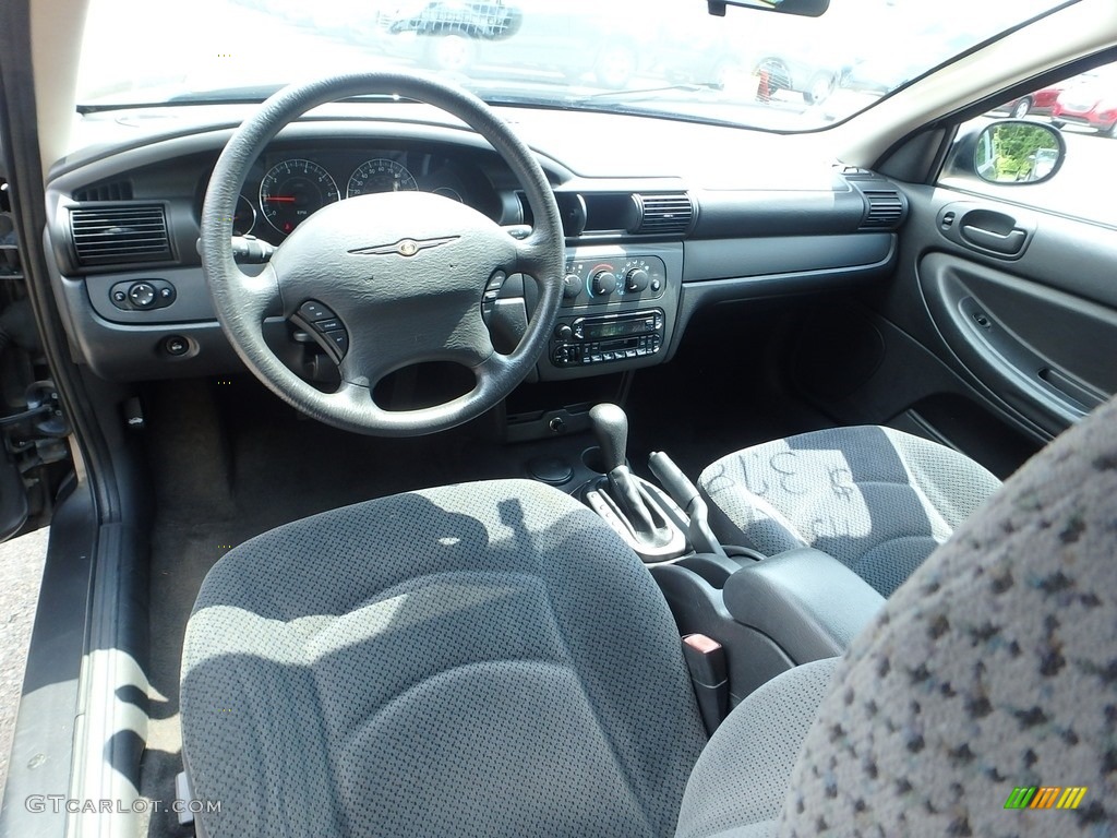 2004 Sebring LX Sedan - Graphite Metallic / Dark Slate Gray photo #10