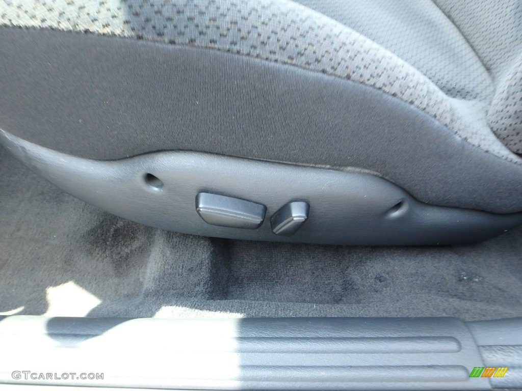 2004 Sebring LX Sedan - Graphite Metallic / Dark Slate Gray photo #12