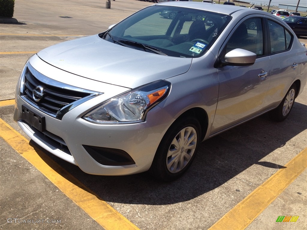 2015 Versa 1.6 SV Sedan - Brilliant Silver / Charcoal photo #1