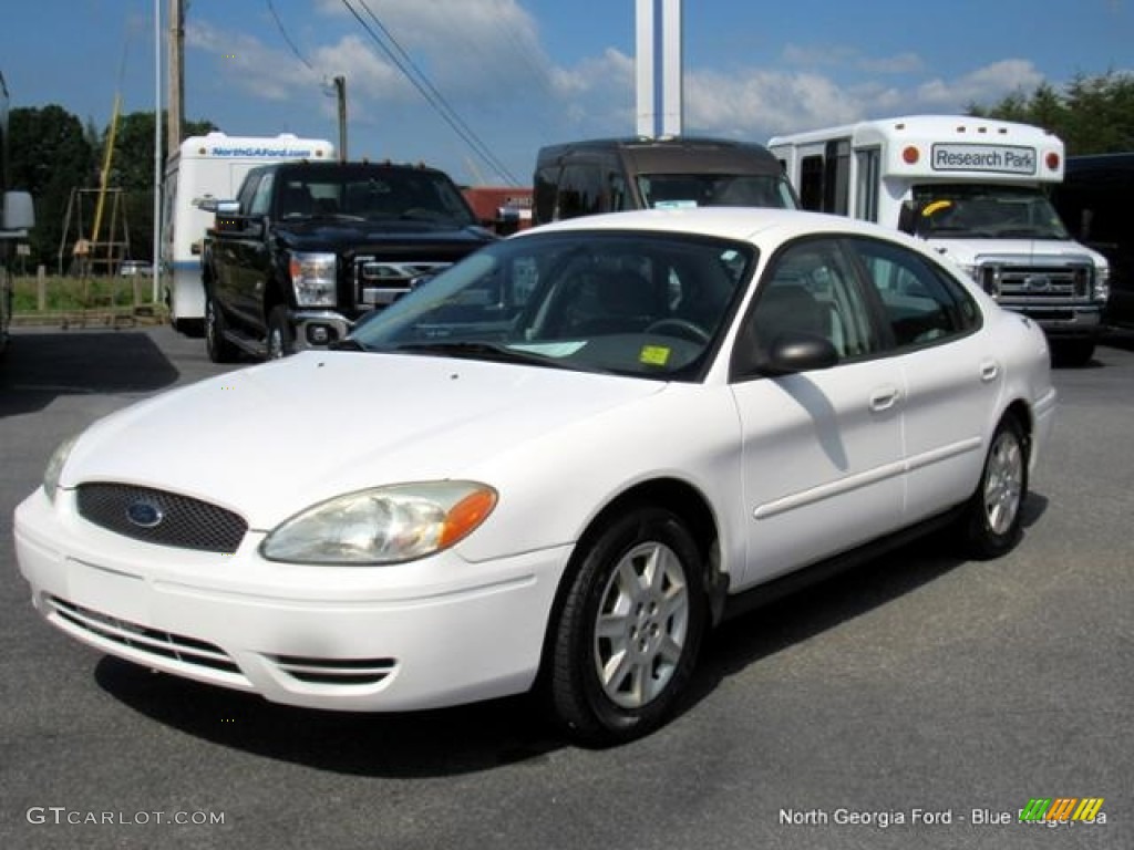 2007 Taurus SE - Vibrant White / Medium/Dark Flint photo #2