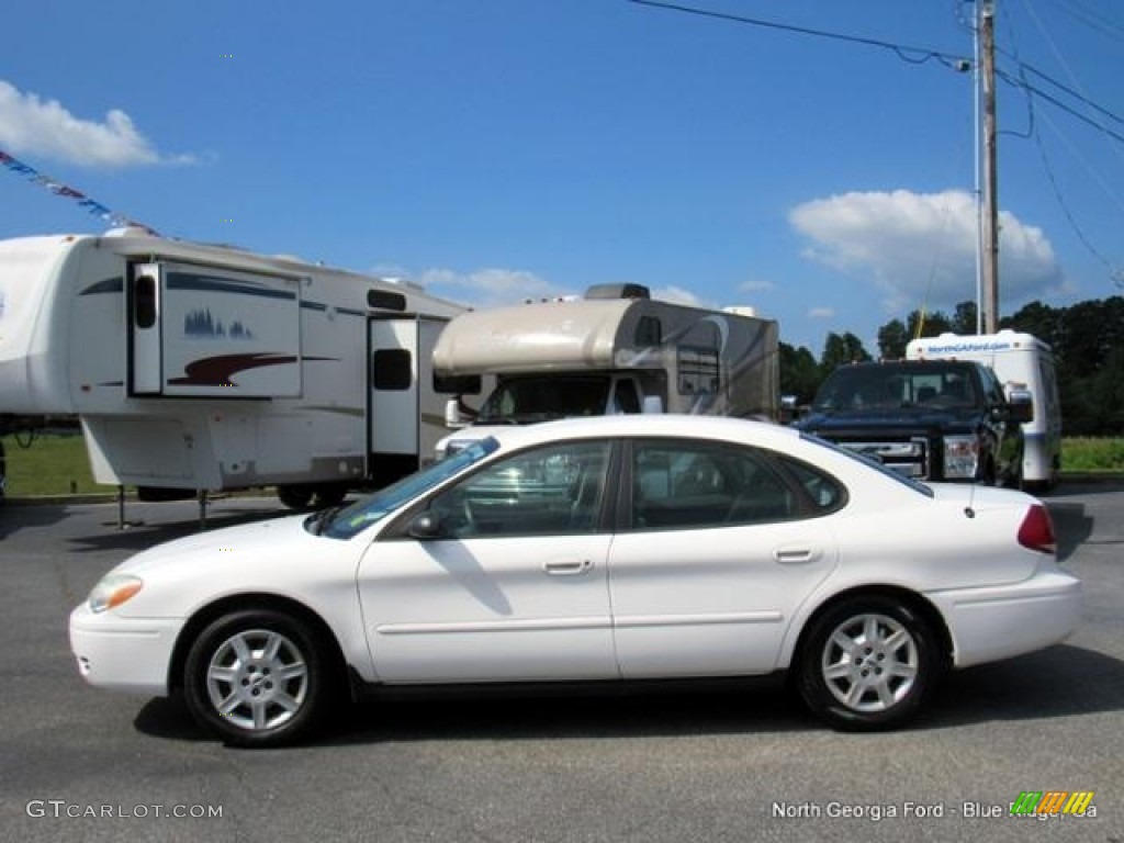 2007 Taurus SE - Vibrant White / Medium/Dark Flint photo #3