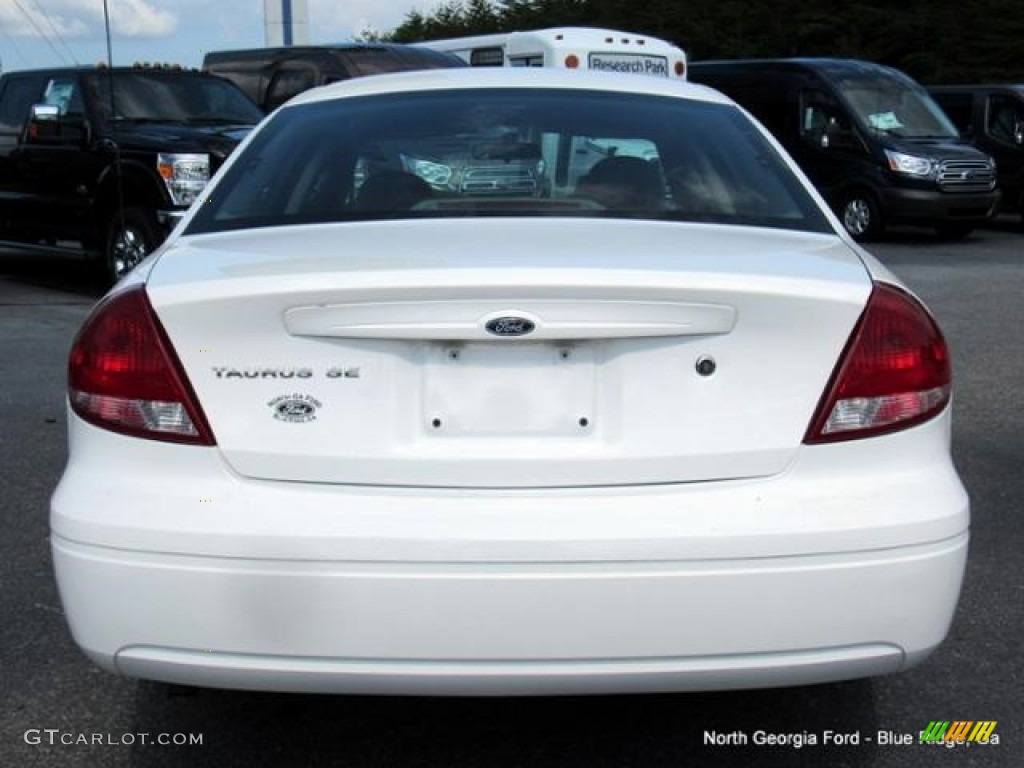 2007 Taurus SE - Vibrant White / Medium/Dark Flint photo #5
