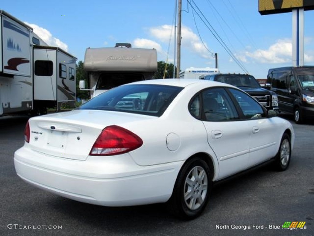 2007 Taurus SE - Vibrant White / Medium/Dark Flint photo #6