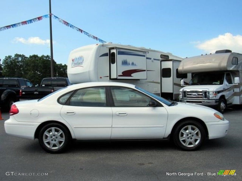 2007 Taurus SE - Vibrant White / Medium/Dark Flint photo #7