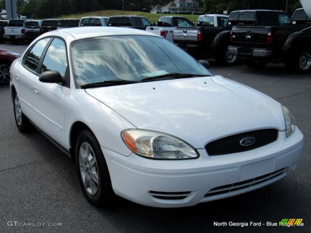 2007 Taurus SE - Vibrant White / Medium/Dark Flint photo #8