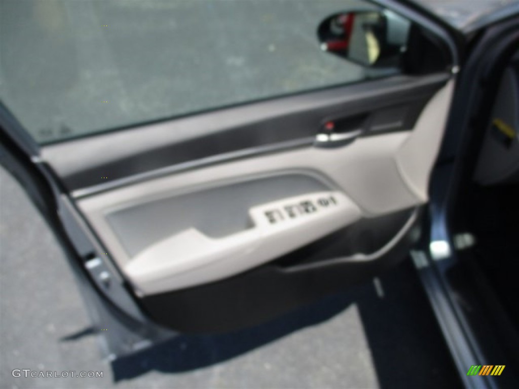 2017 Elantra SE - Gray / Gray photo #17