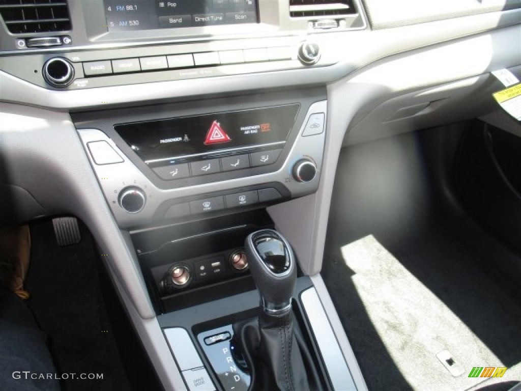 2017 Elantra SE - Gray / Gray photo #19