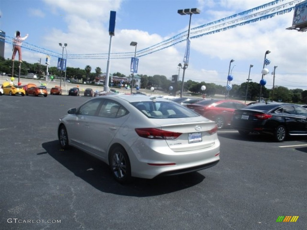 2017 Elantra SE - Beige / Beige photo #5