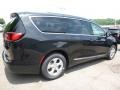 2017 Brilliant Black Crystal Pearl Chrysler Pacifica Touring L Plus  photo #5