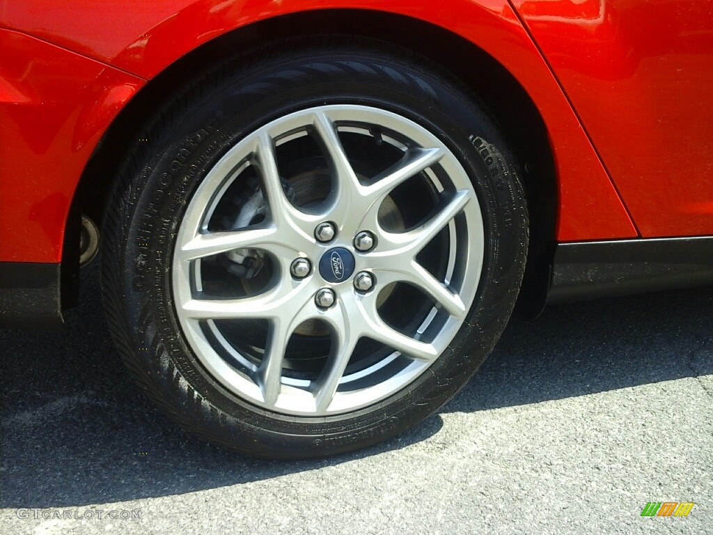 2015 Focus SE Sedan - Race Red / Charcoal Black photo #7