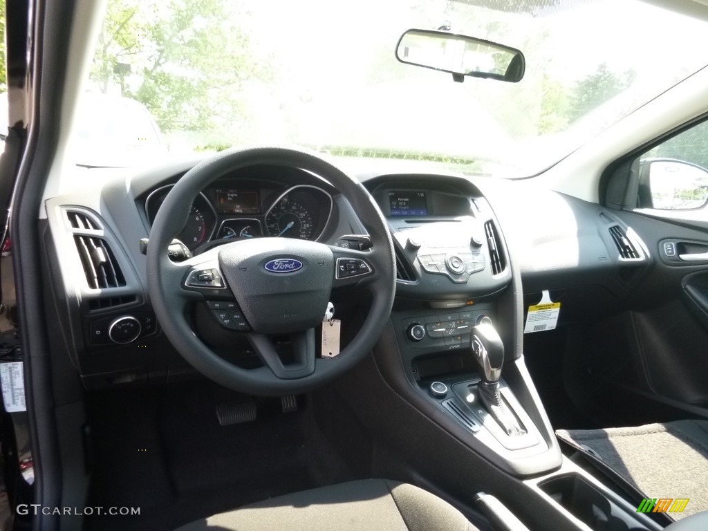 2016 Focus SE Sedan - Shadow Black / Charcoal Black photo #9