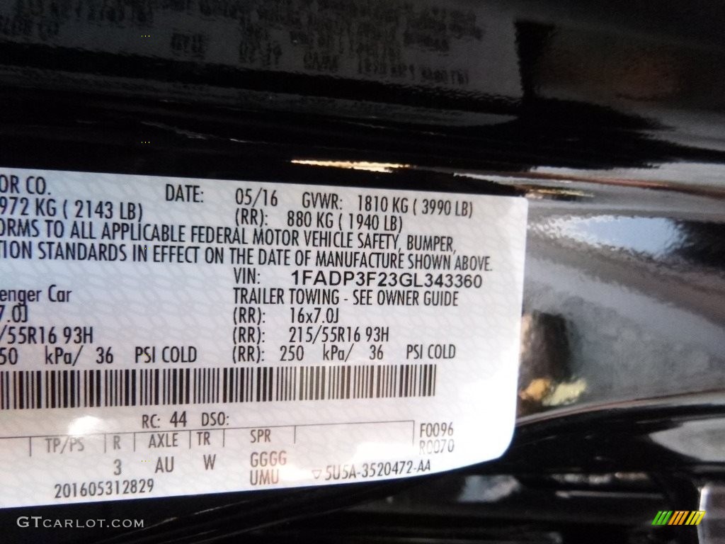 2016 Focus SE Sedan - Shadow Black / Charcoal Black photo #11