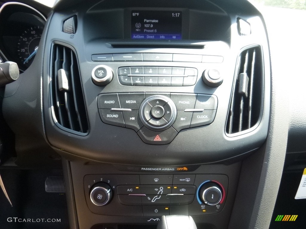 2016 Focus SE Sedan - Shadow Black / Charcoal Black photo #15