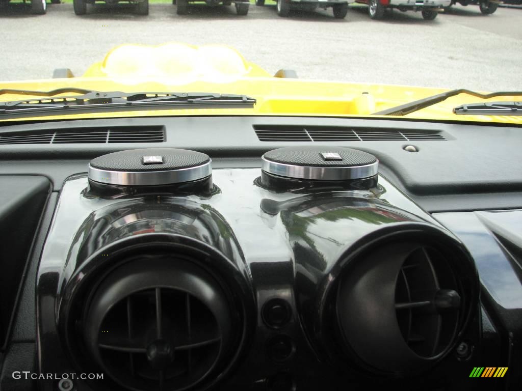 2004 H2 SUV - Yellow / Wheat photo #16