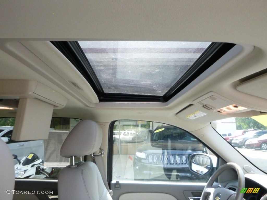 2011 Suburban LT 4x4 - Sheer Silver Metallic / Light Cashmere/Dark Cashmere photo #8