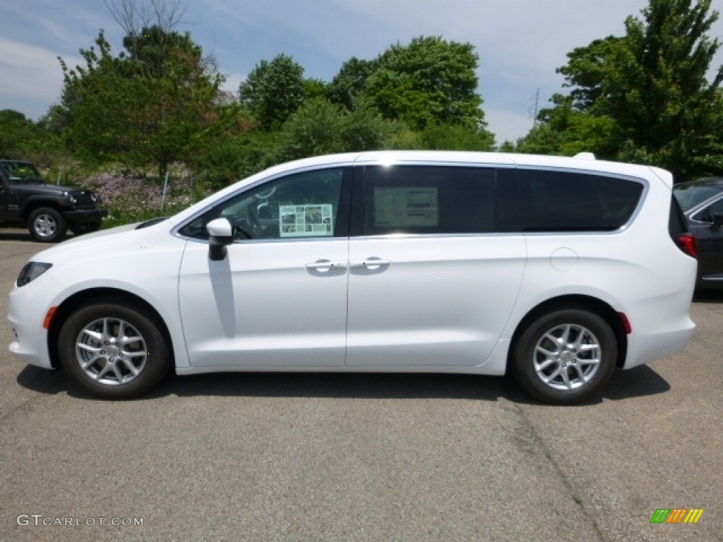 Bright White 2017 Chrysler Pacifica Touring Exterior Photo #113832244