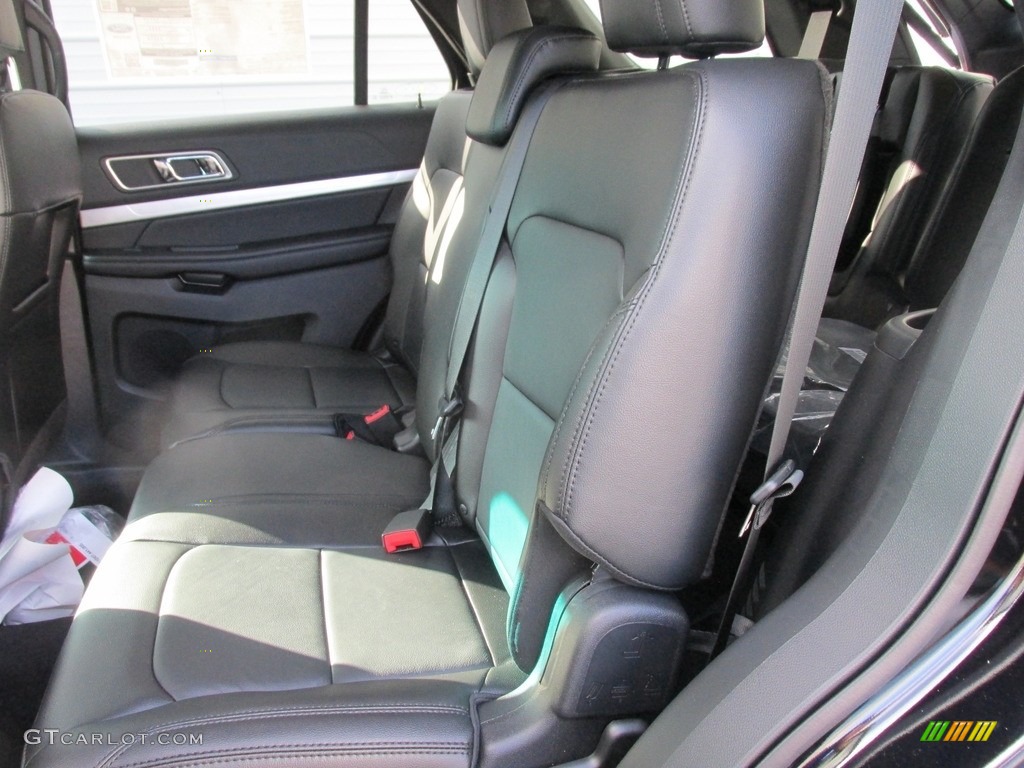 2016 Explorer XLT - Shadow Black / Ebony Black photo #20
