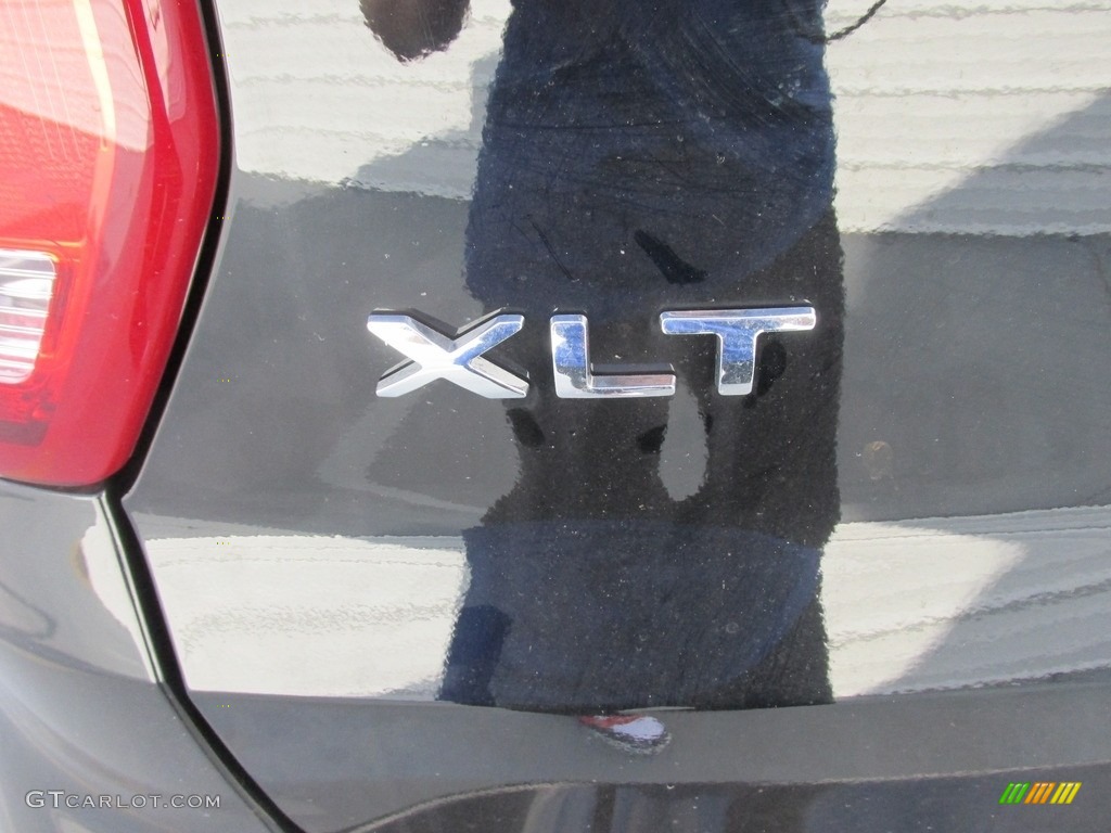 2016 Explorer XLT - Shadow Black / Ebony Black photo #13