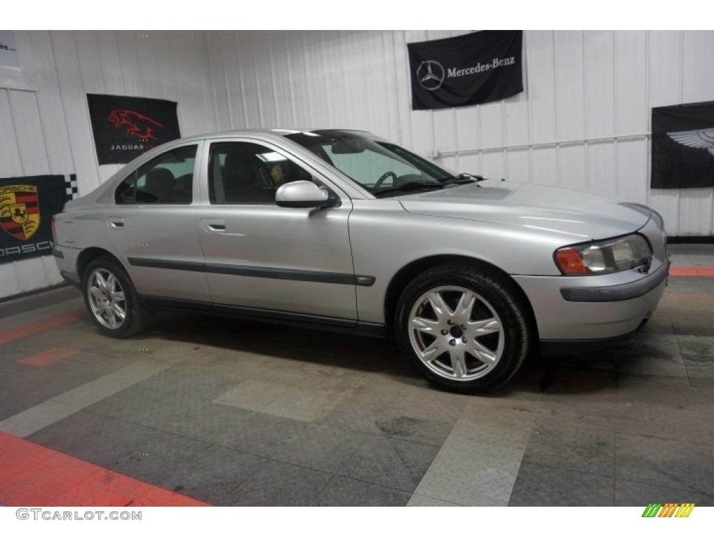 2002 S60 2.4T AWD - Silver Metallic / Graphite photo #6